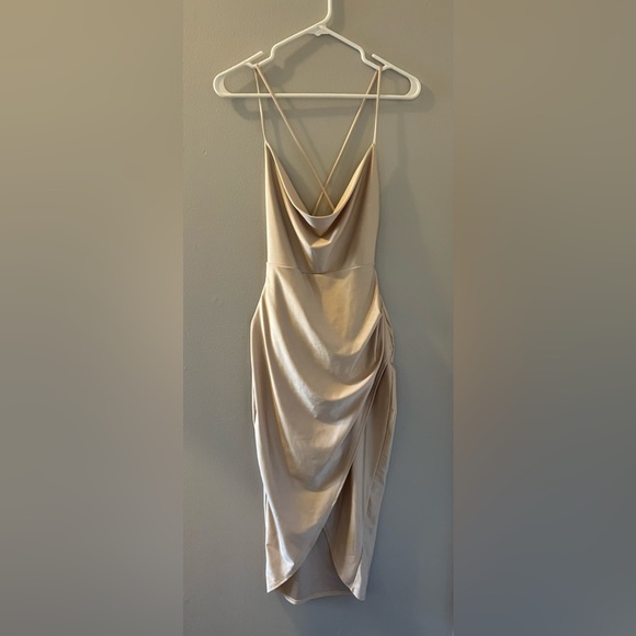 Beautiful Dress - Picture 1 of 1